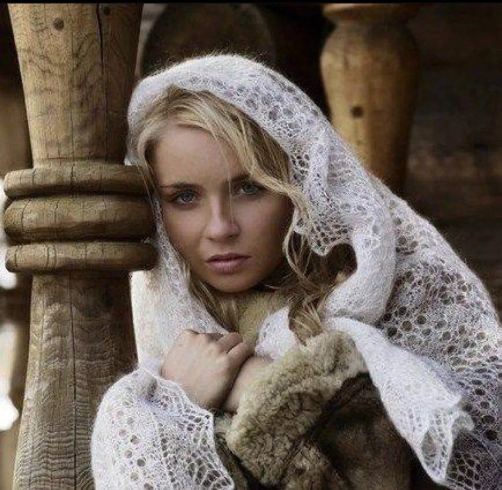 Uryupinsky Downy Shawl Shaw belle photo