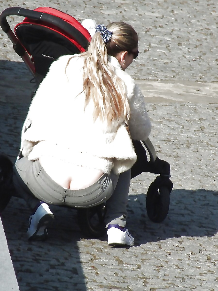 Jeunes mamans sans culotte