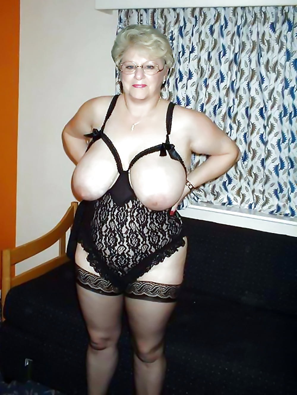Vieilles femmes poilues en short