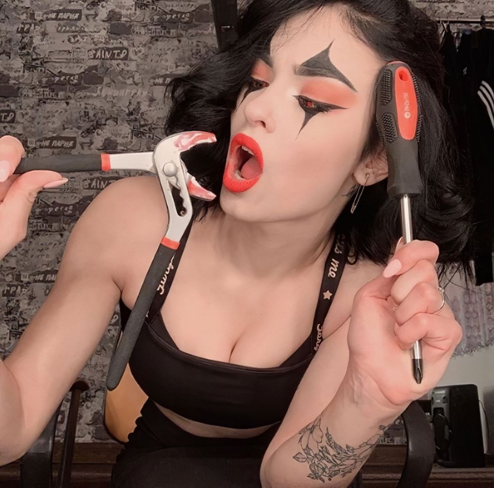 Demi est eerotique