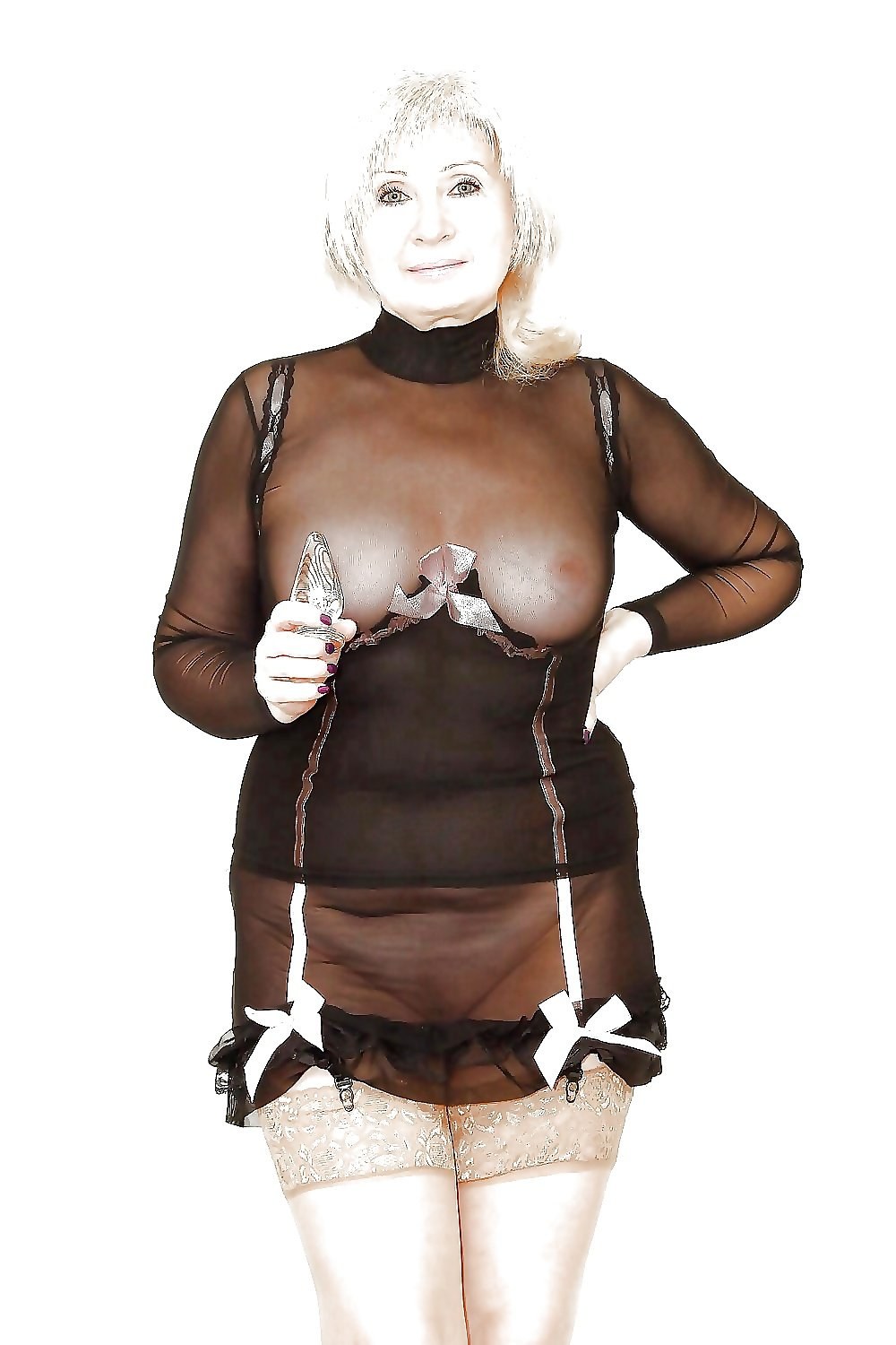 BBW âgée dans une culotte transparente