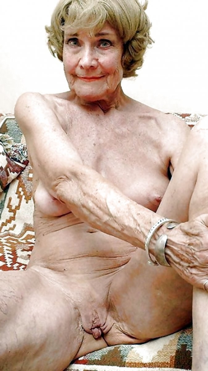 Belles vieilles femmes nues