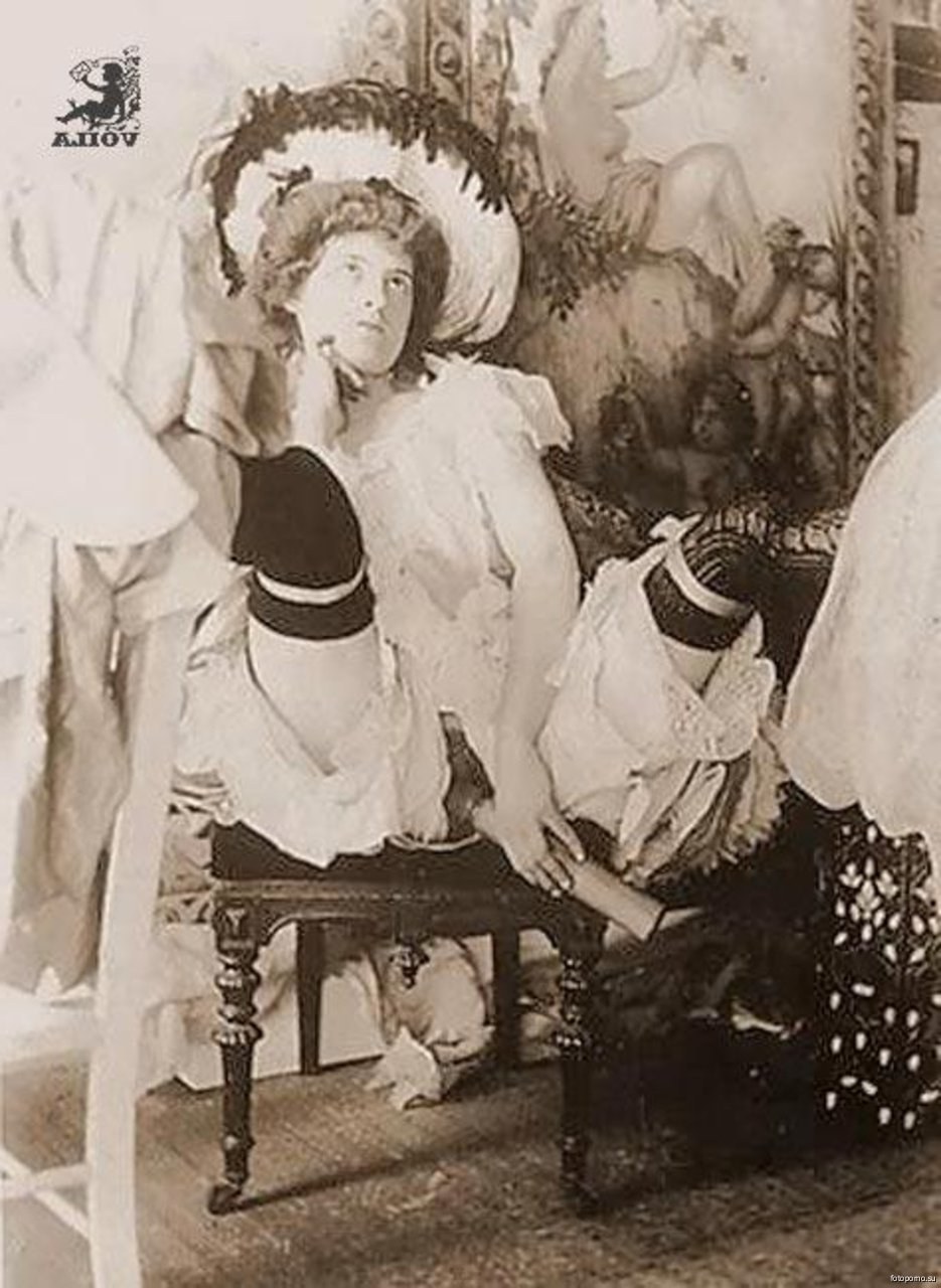 Dames nues de l'ère victorienne