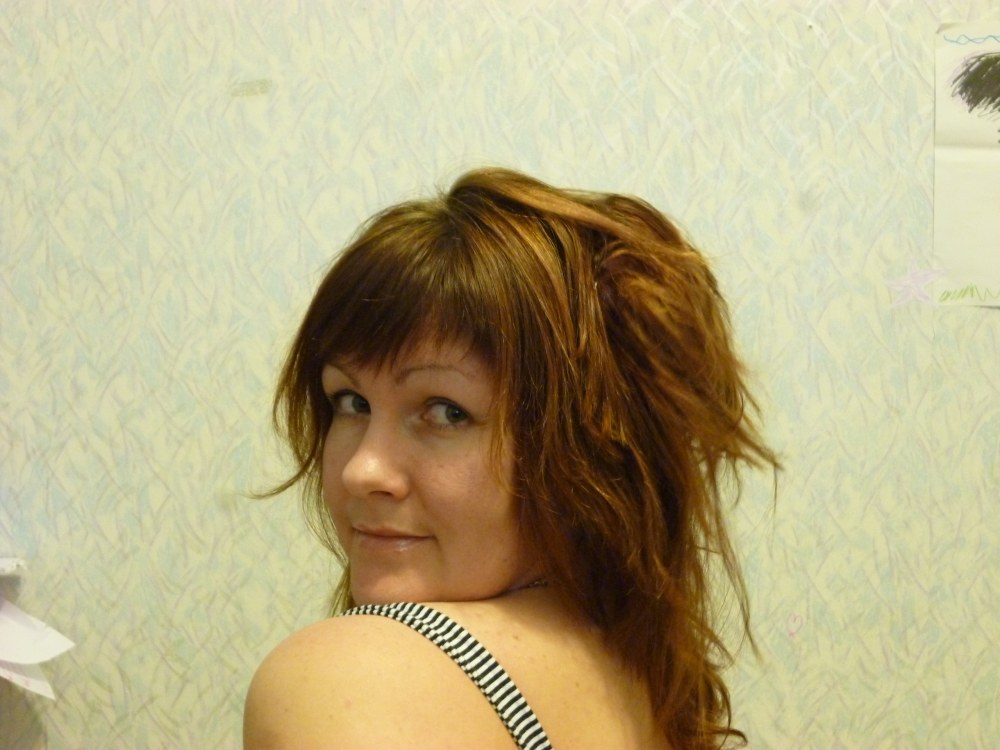 La femme pose en strings privé