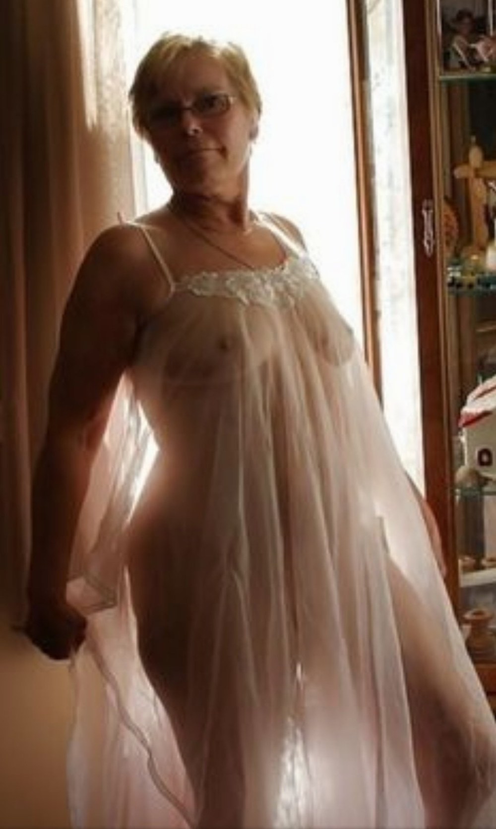 Mature en lingerie érotique