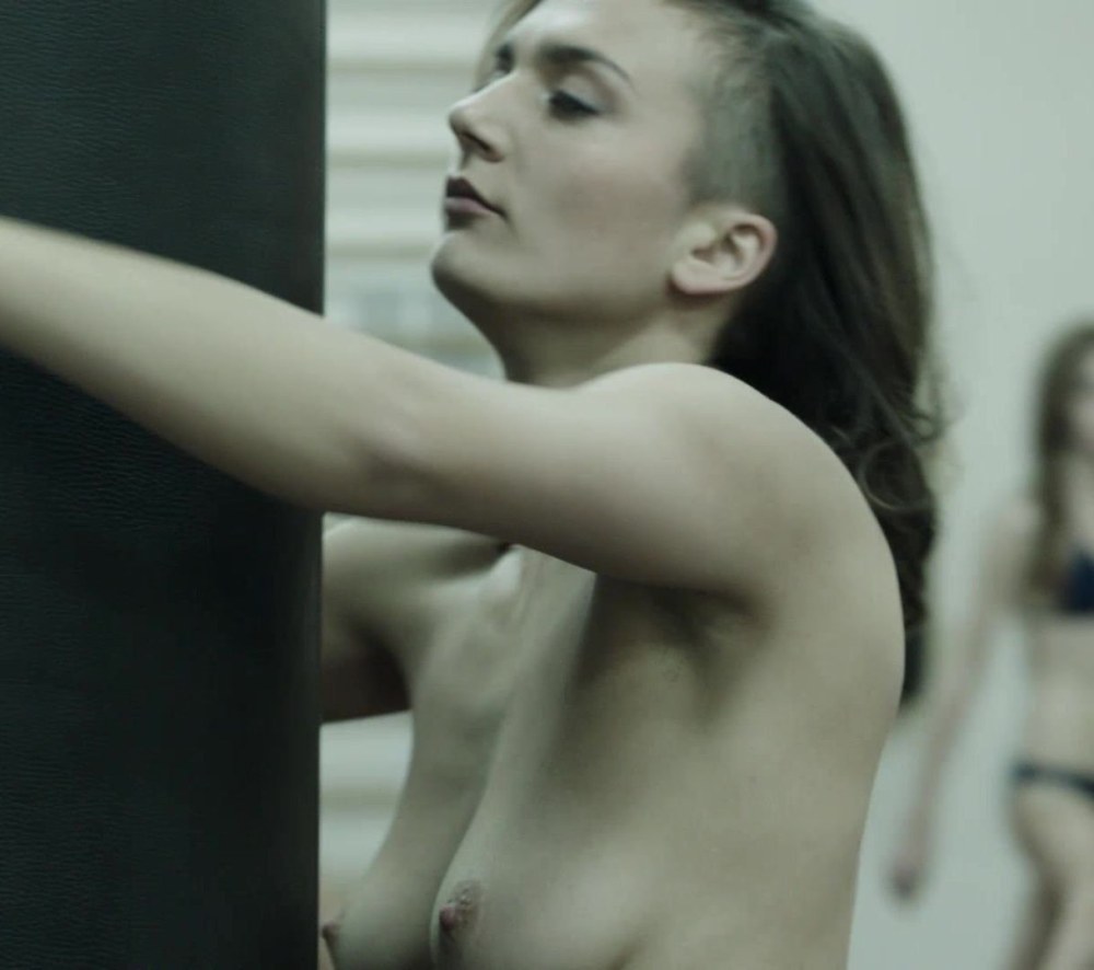 Victoria Miroshnichenko nue dans des films