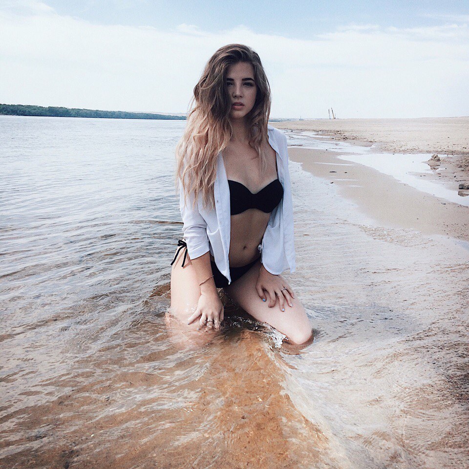 Anya Pokrov