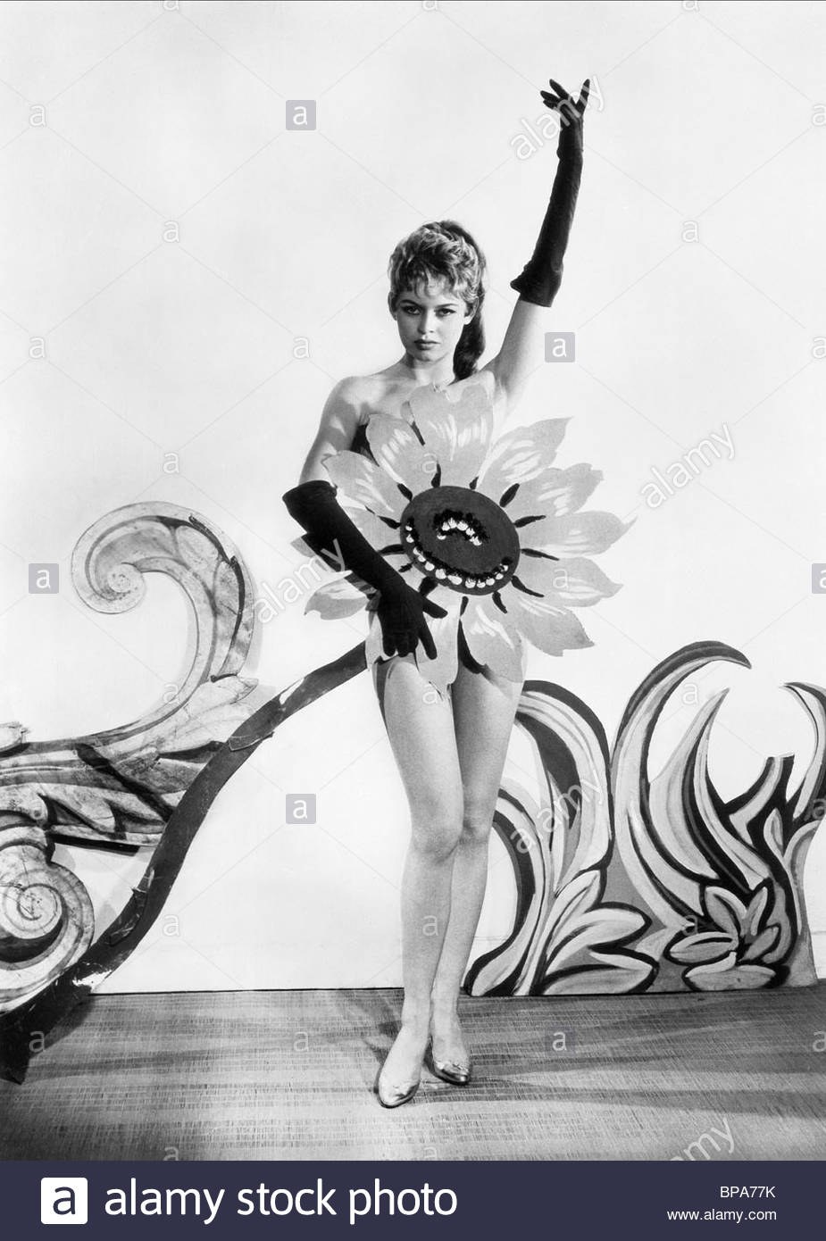 Brigitte Monet en Culotte Blanche