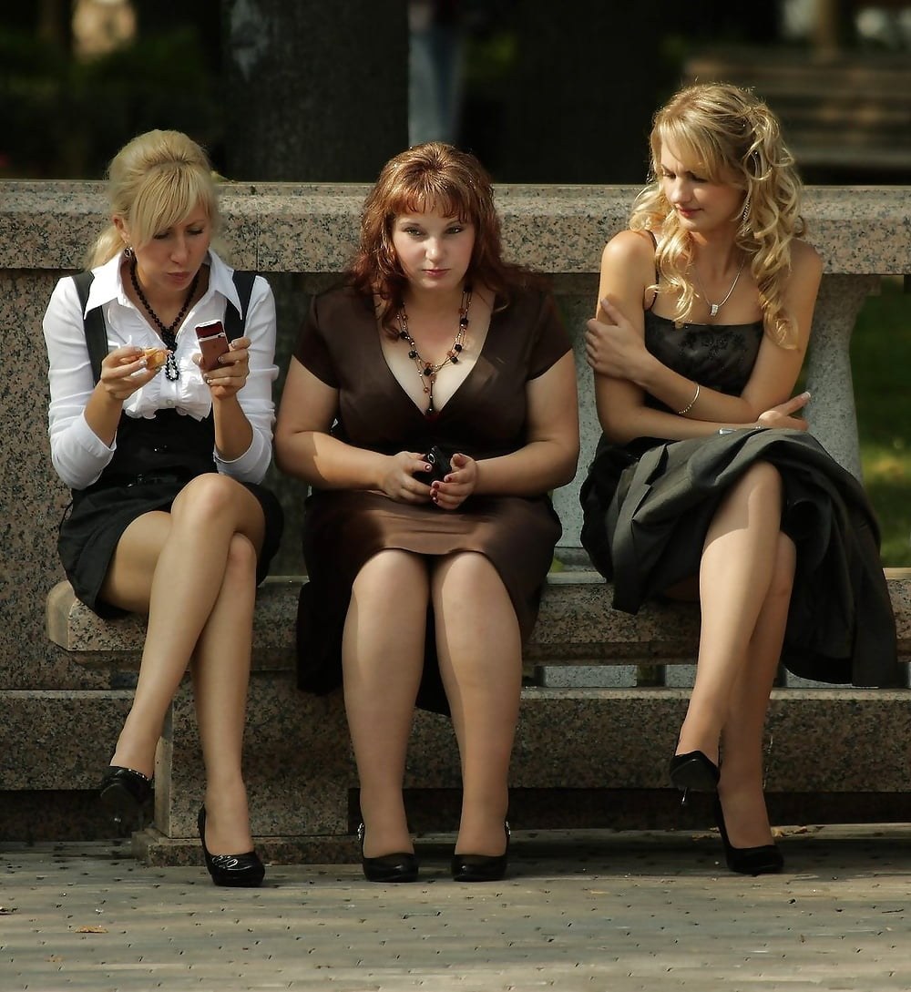 Femmes pleines dans les collants