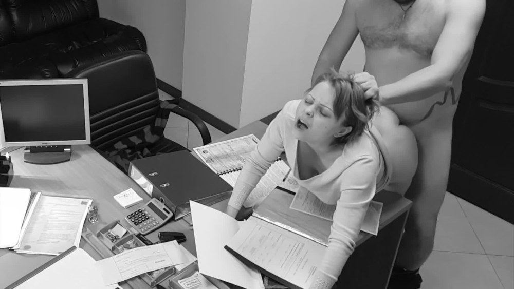Putain dans la caméra cachée du bureau