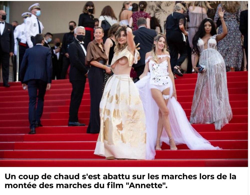 Une femme dans un peignoir