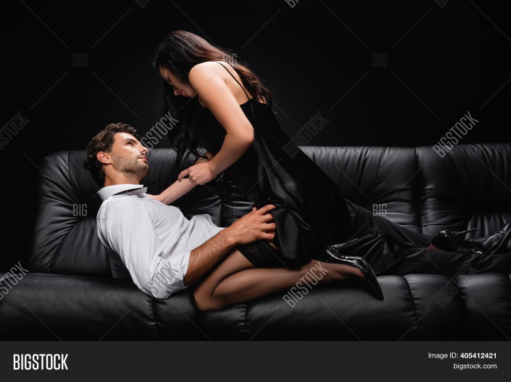 Vapeur sur un canapé en cuir