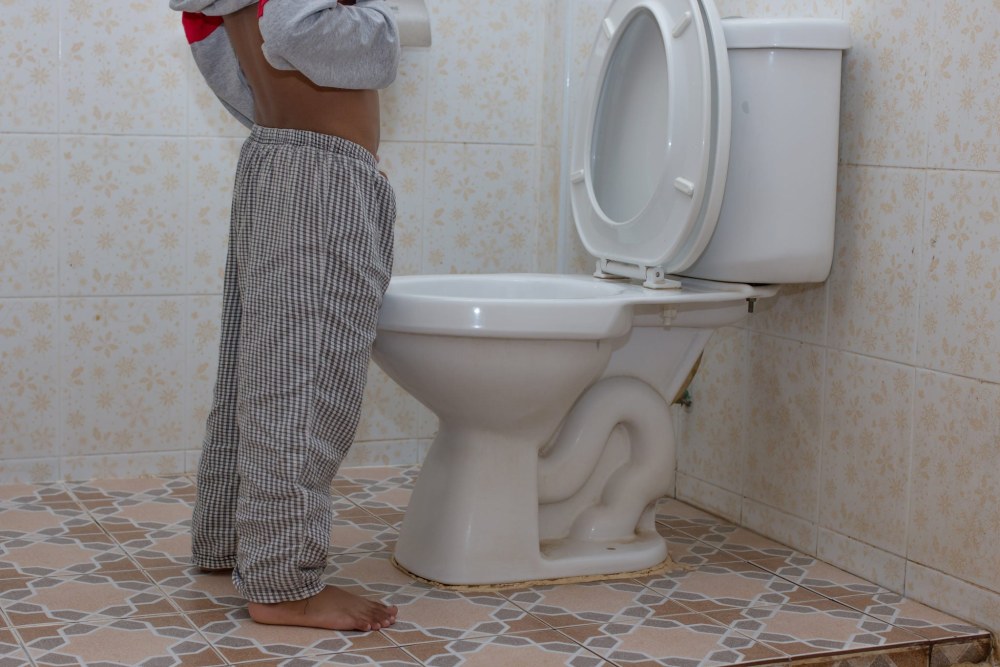 Les enfants doivent faire pipi