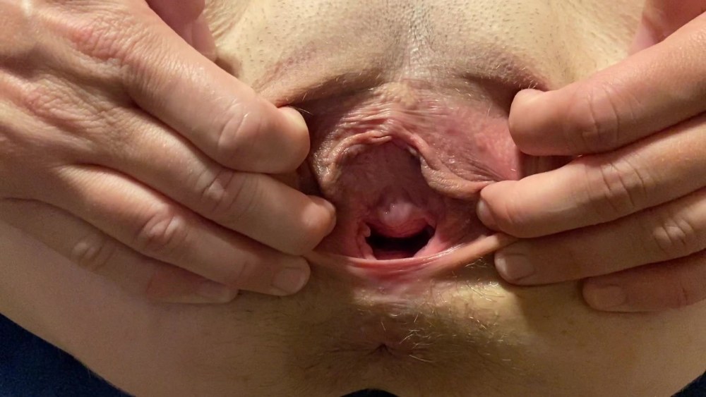 Voir et sauver comme "Moms Hot Wet Pussy" nue