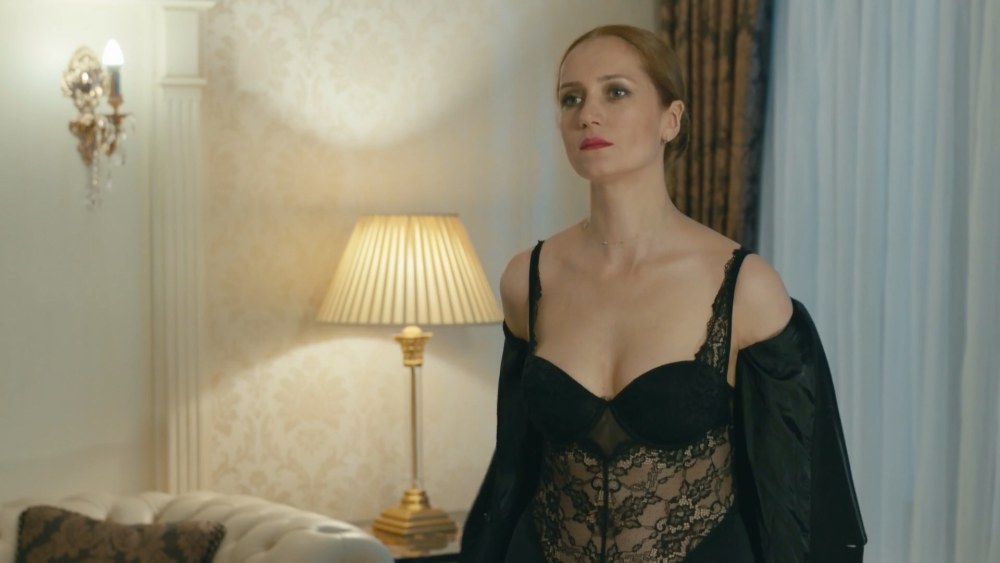 Victoria Isakova en linge