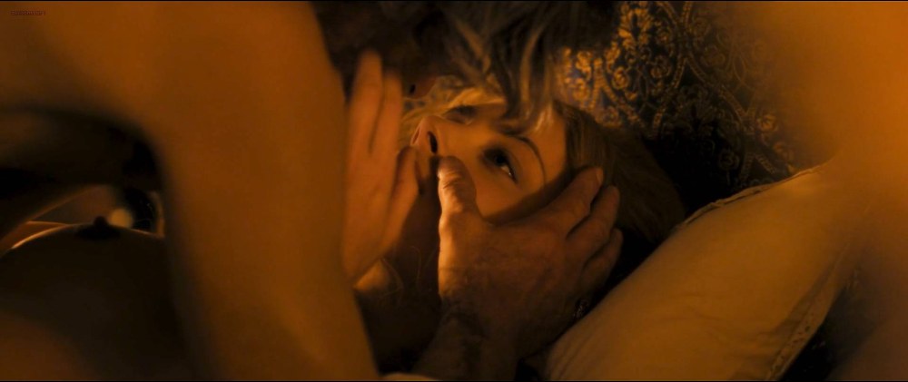 Nora Arnezeder Angelica nue