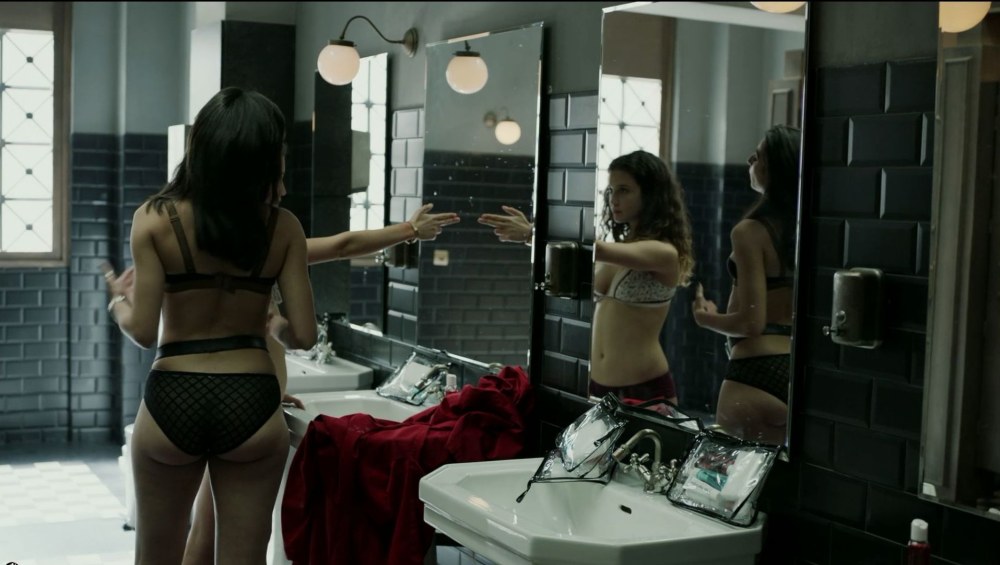Alba Flores et Ursula Korbero