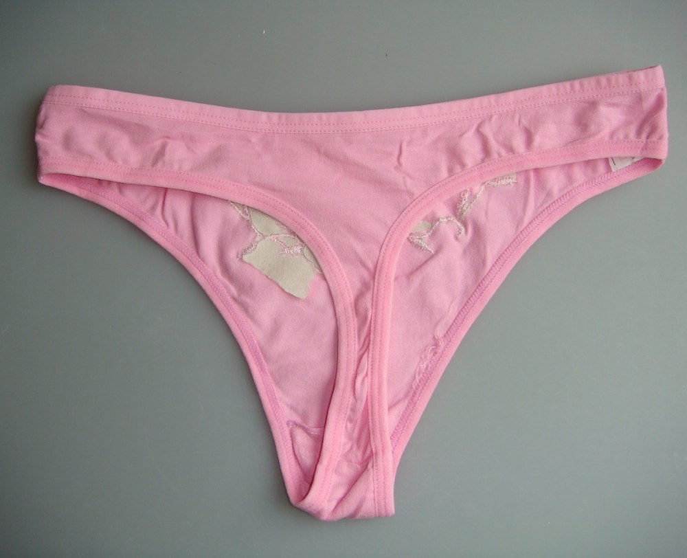 Culotte sur une corde en linge