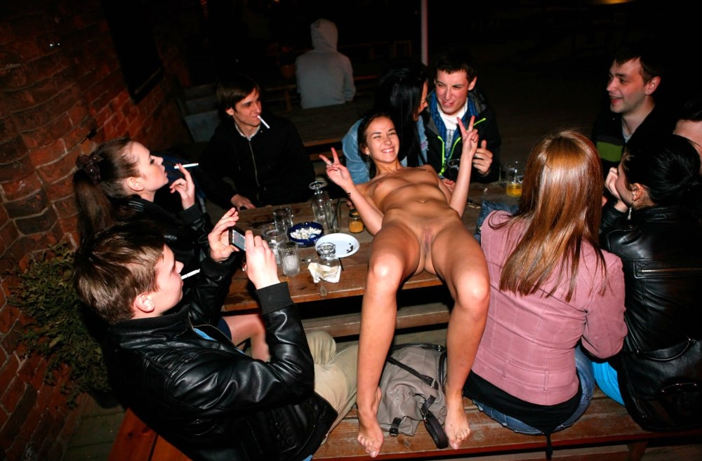 Gangbang sur un bar