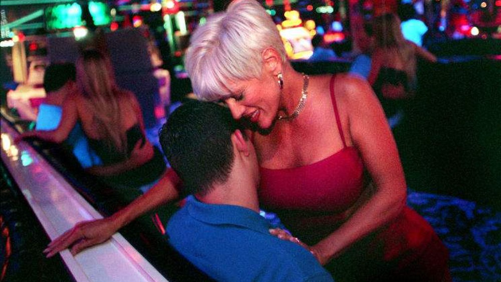 Groupe de strip-teaseuse