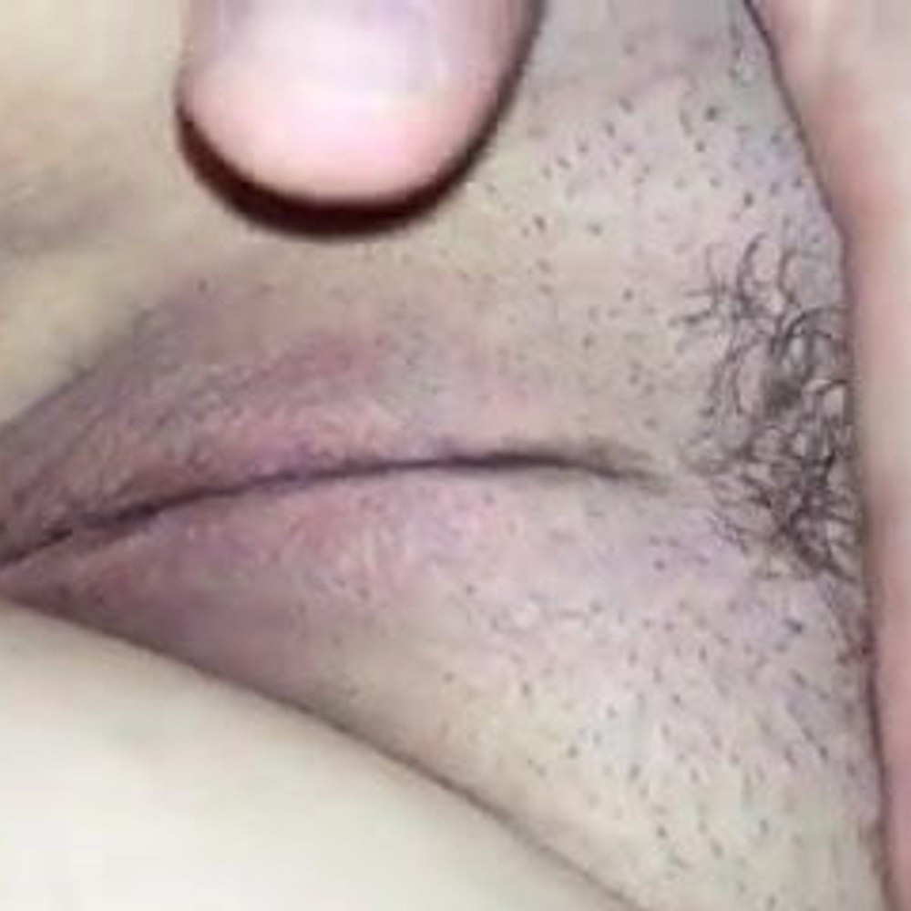 Le gars a sucé la chatte de la fille