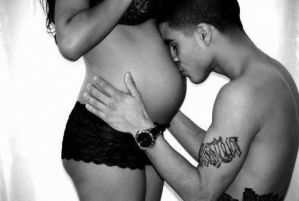 Beaux seins de femmes enceintes