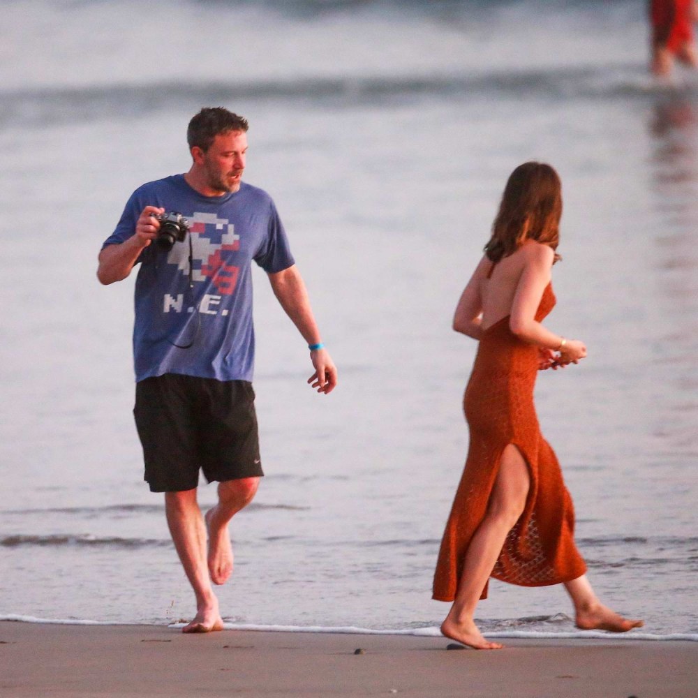Ana de Armas sur la plage