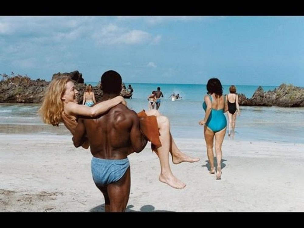 Homme et femme au lit
