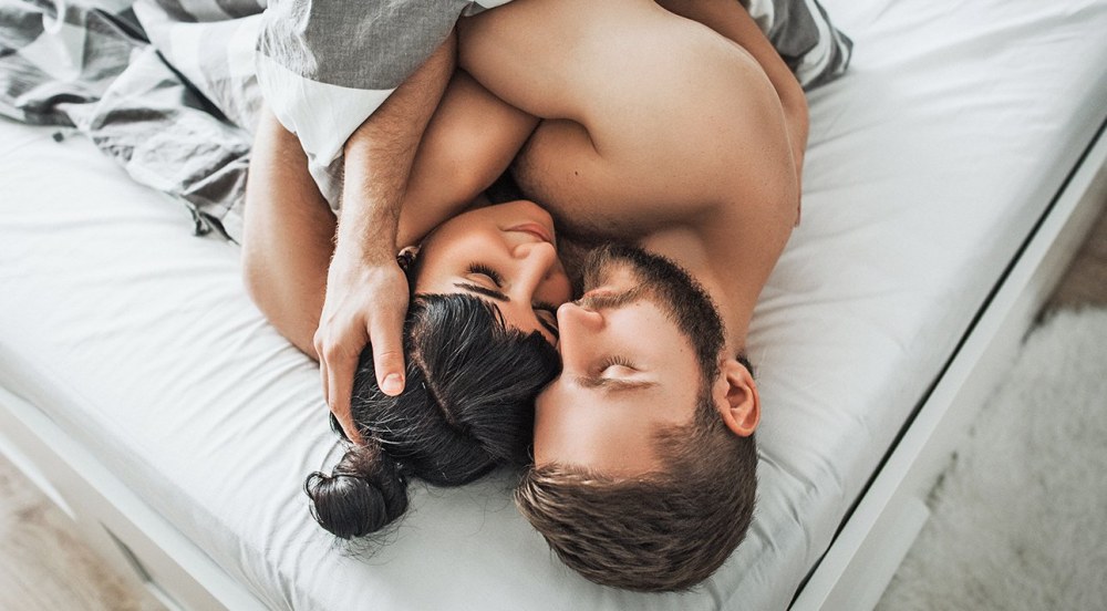 Un couple au lit