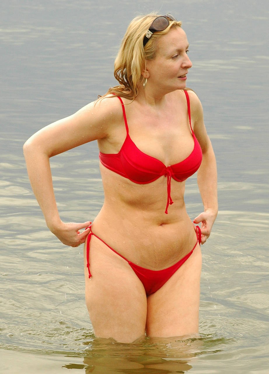 Tantes matures en maillot de bain