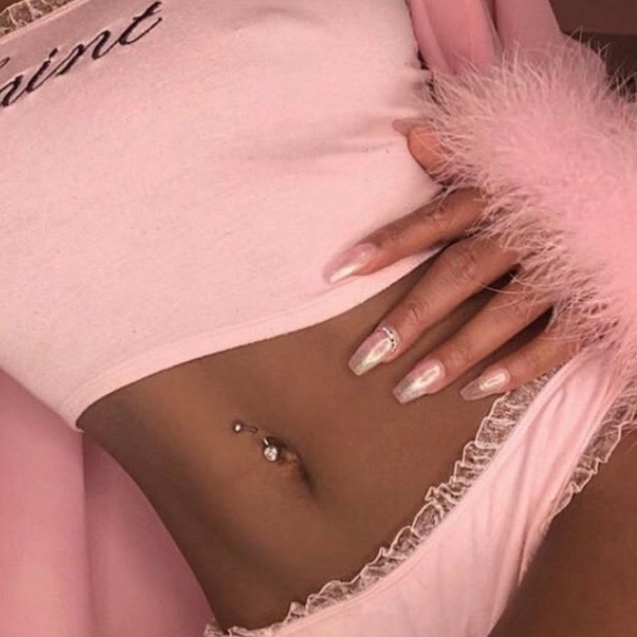 Figure des femmes en slip blanc