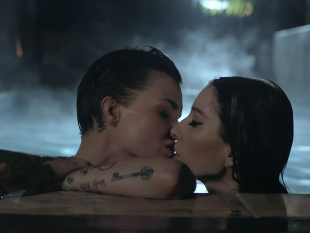 Ruby Rose les Veronicas