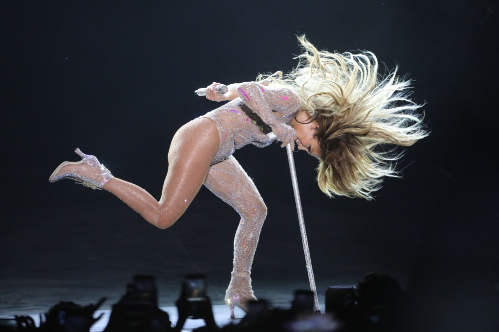 La chanteuse Jennifer Lopez 18
