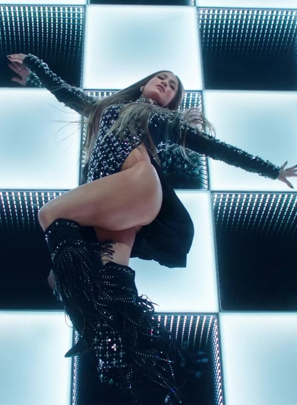 Jennifer Lopez Median