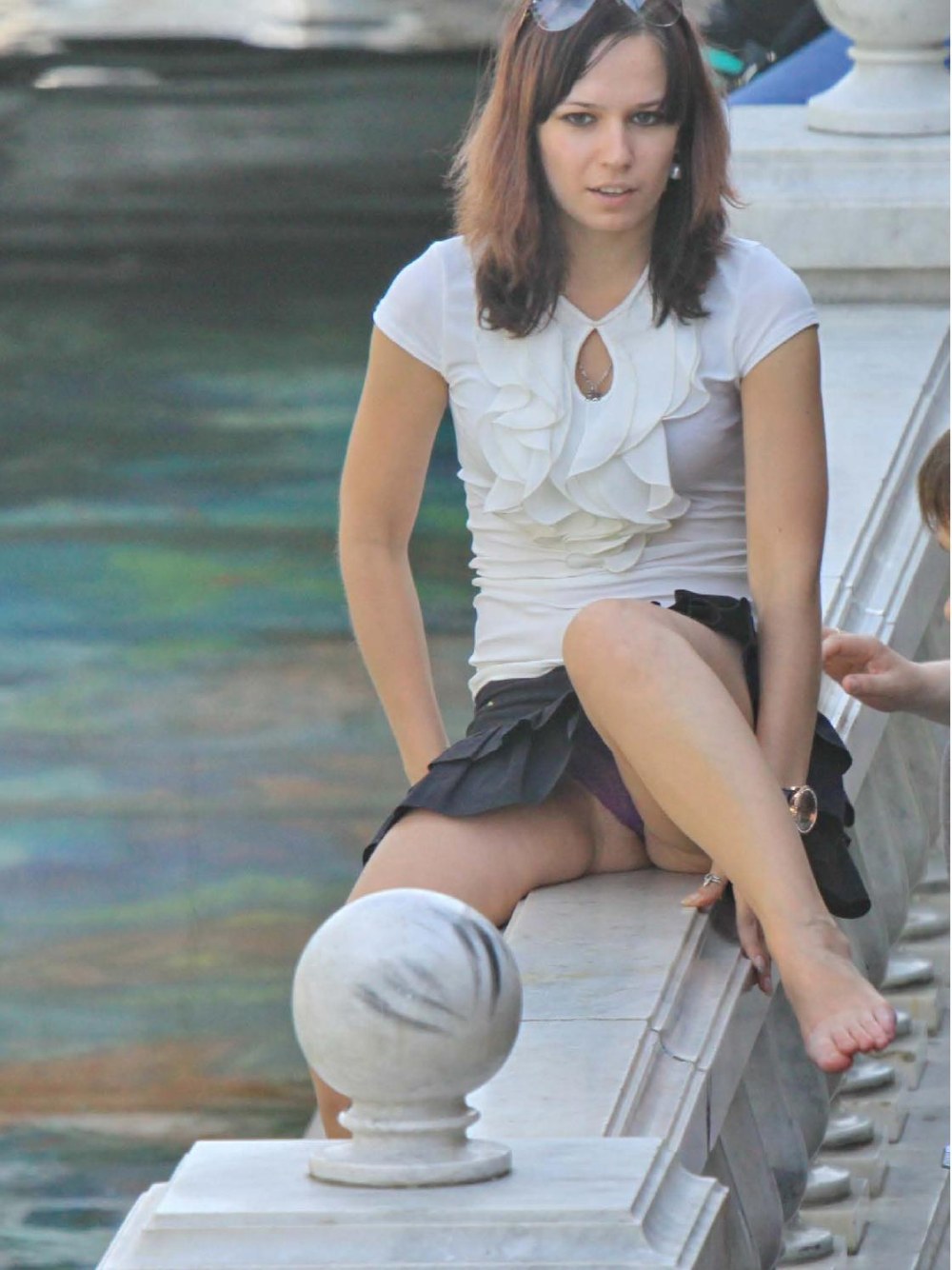 Filles en collants brillants