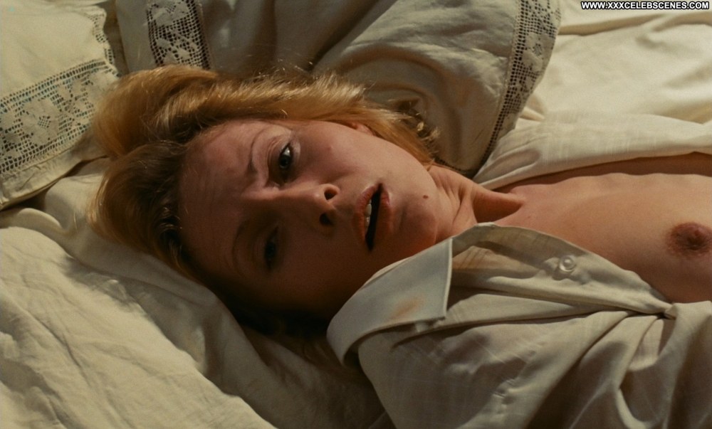 Grazhina Shapolovsk nu dans le film