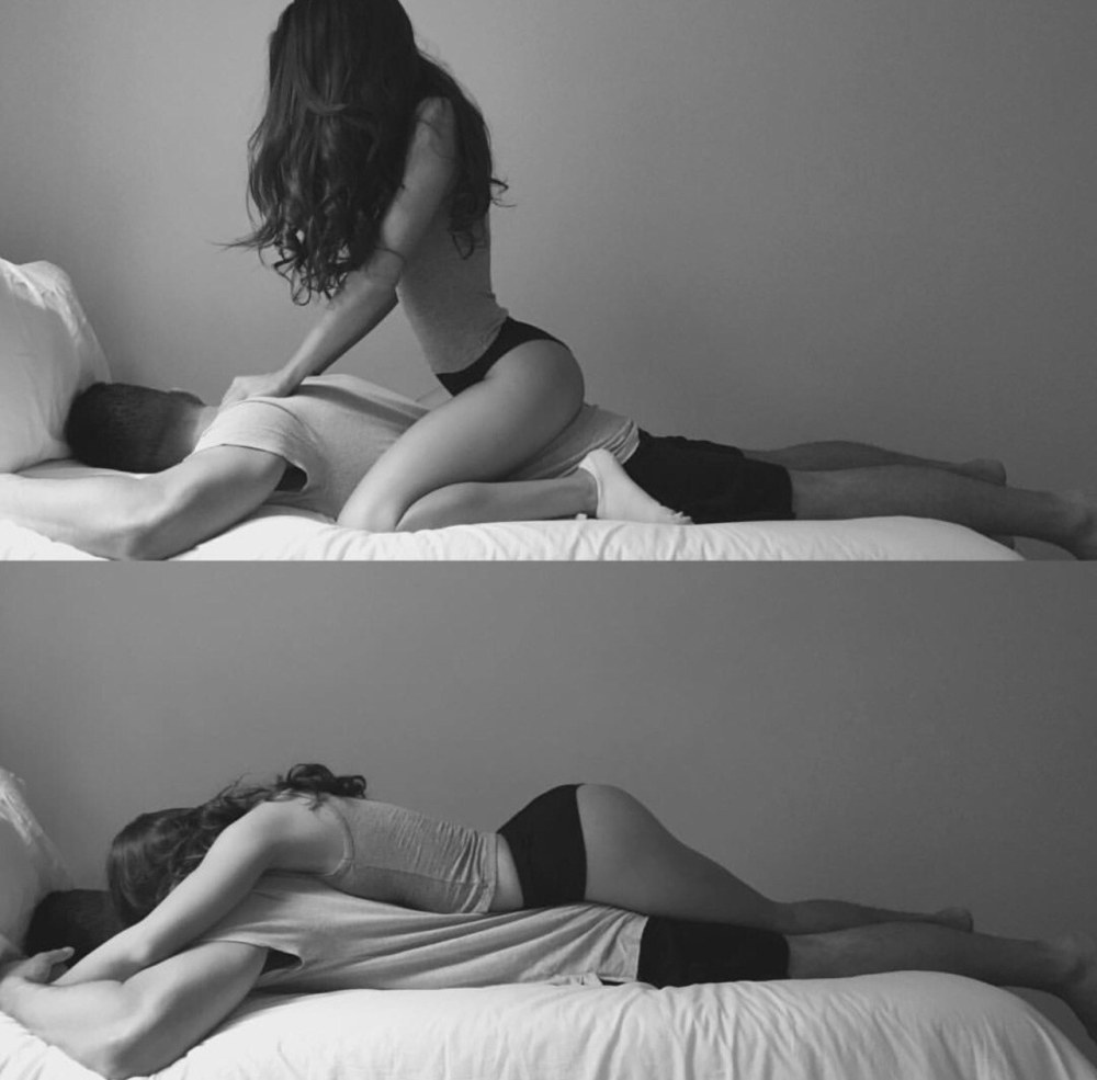 Un gars entre les jambes de la fille