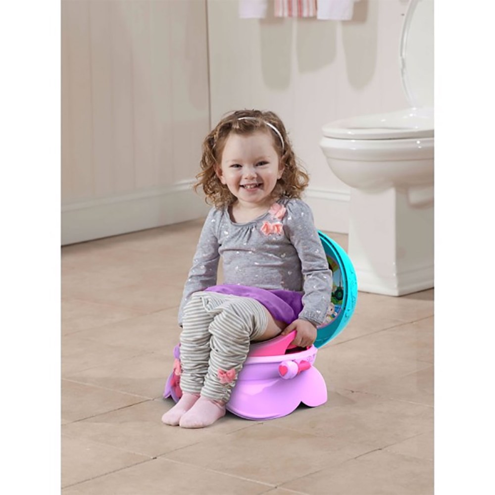 L'enfant est sur le pot