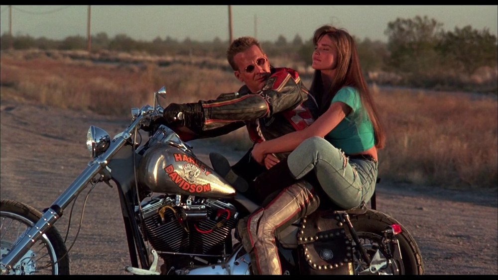 Mickey Rourke dans le film Harley Davidson et Kalboro Cowboy