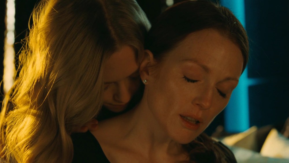 Amanda Seyfrid Chloe Kiss
