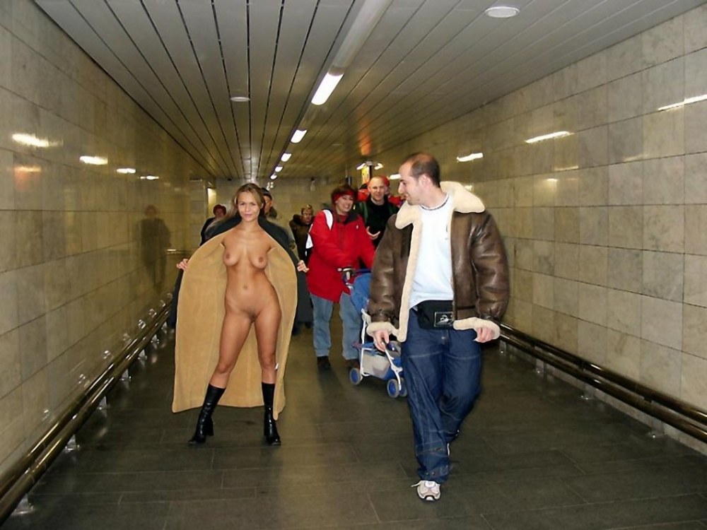 Séance photo érotique dans le métro
