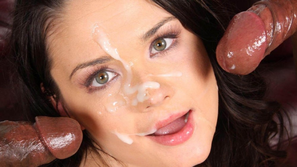 La fille avait fini sur le visage