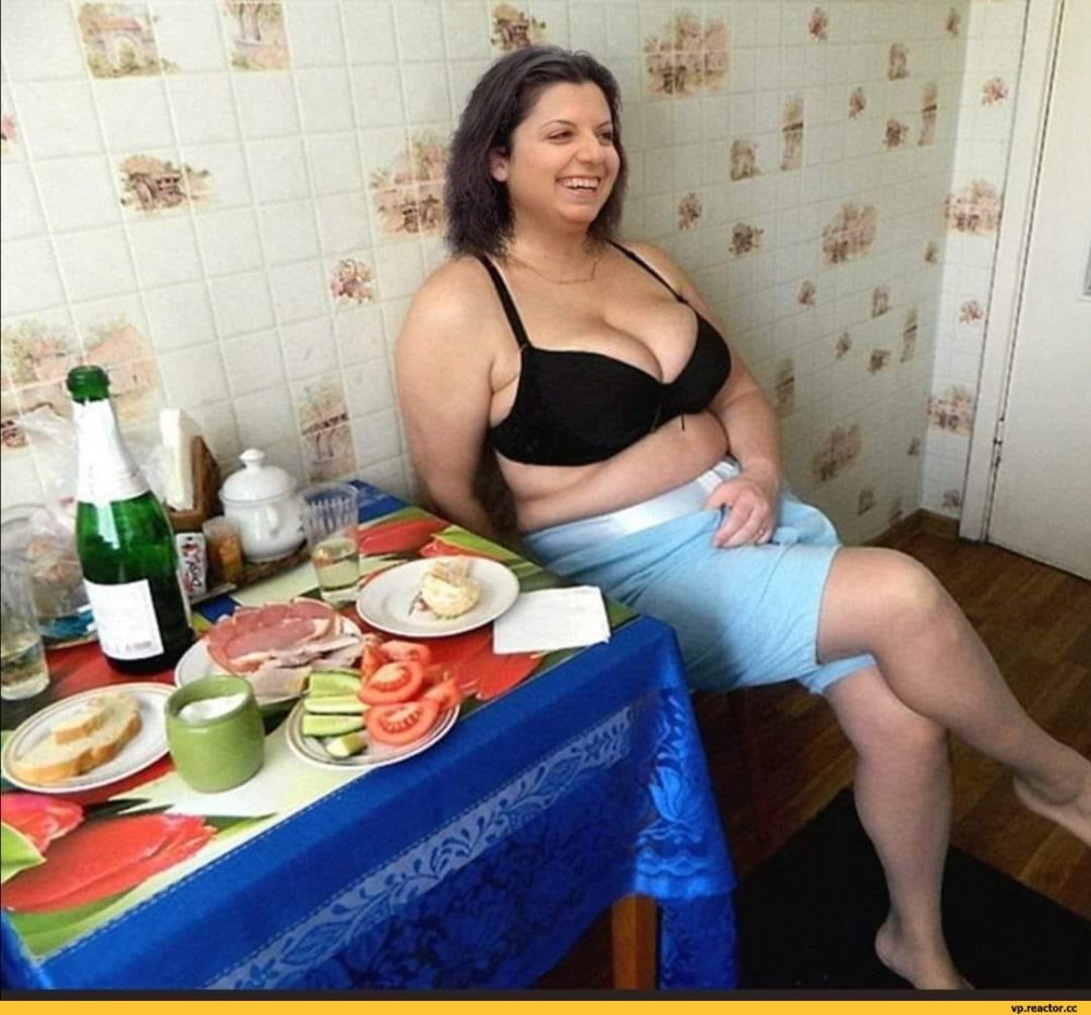 Grosses femmes dans la cuisine
