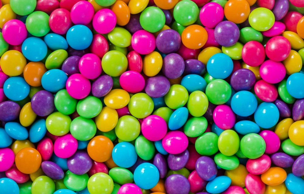 Les bonbons sont multi-colorants