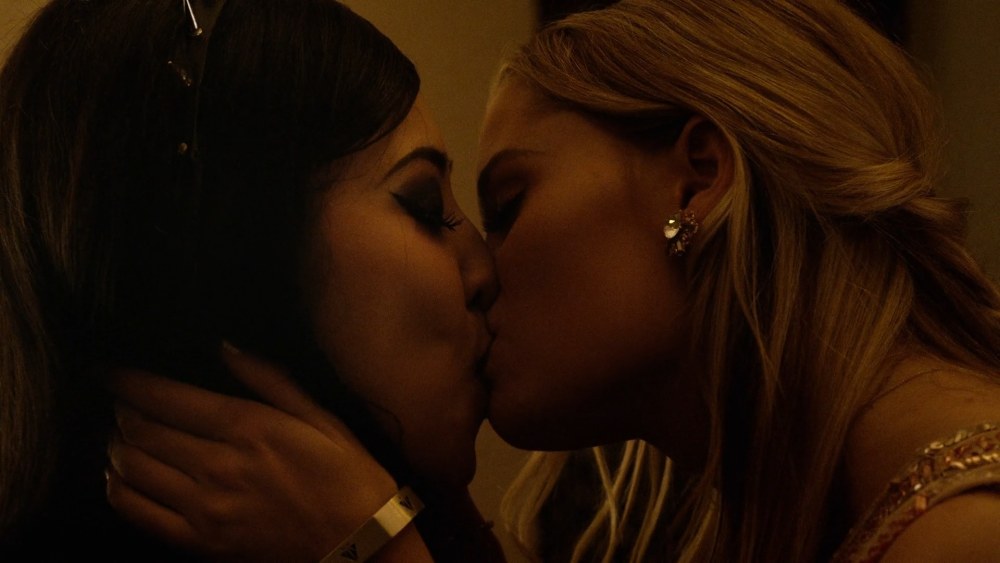 Sandra Bullock lesbien baiser