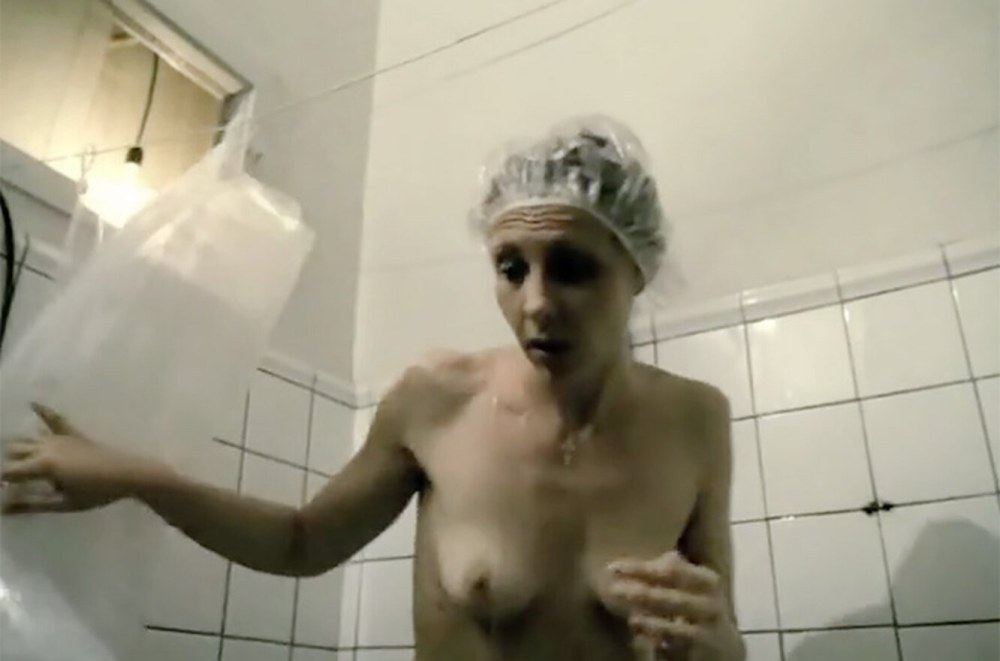 Elena Yakovleva nue dans le film