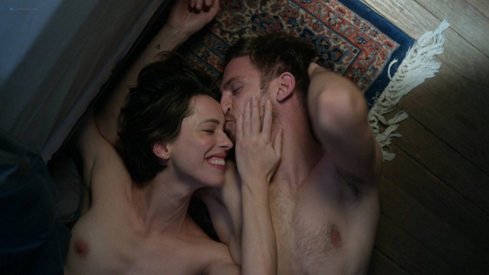 Rebecca Hall nu dans le cinéma