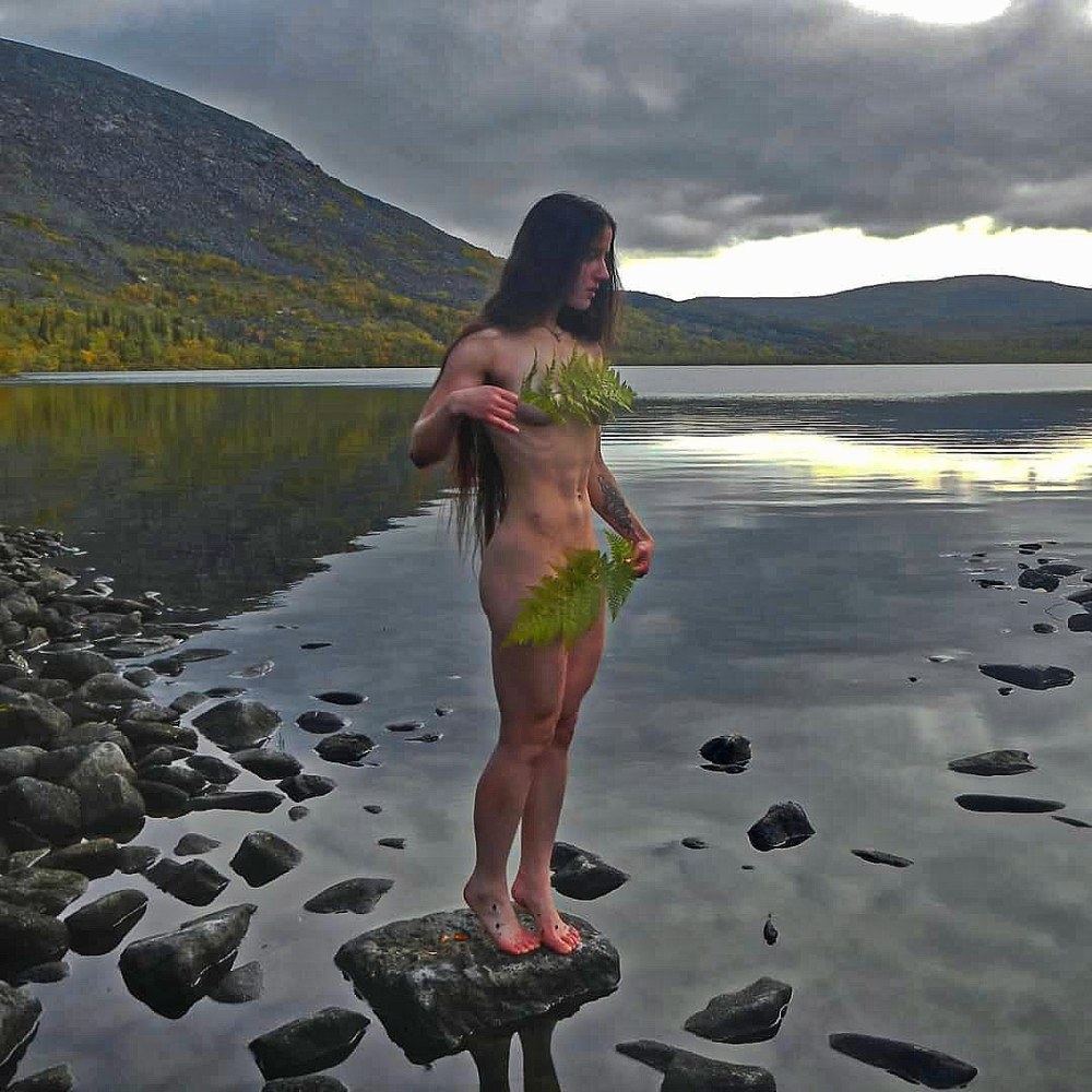 Vasilisa maletina en maillot de bain