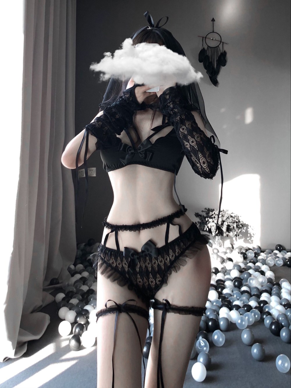 Cosplay en sous-vêtements en dentelle