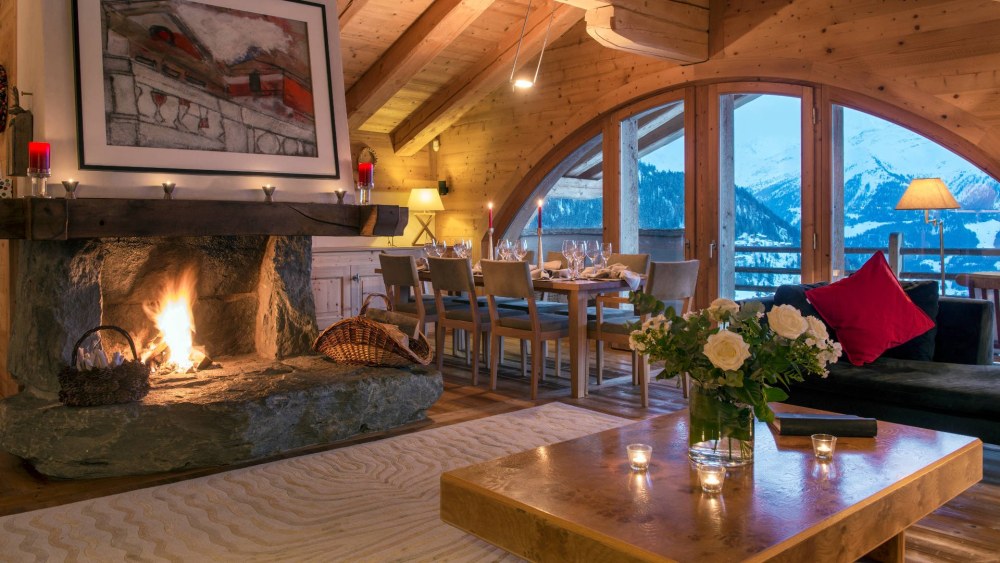 Chalet à l'intérieur des Alpes